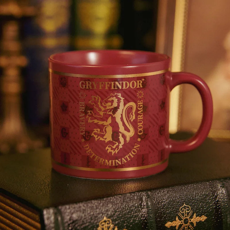 Caneca de Cerâmica Casas de Harry Potter .