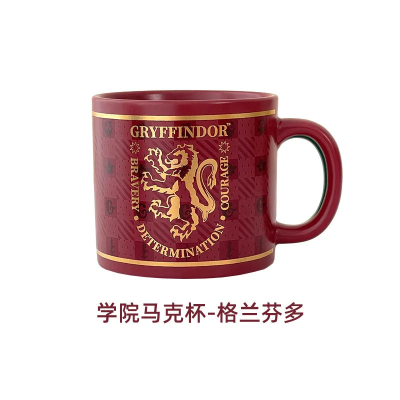 Caneca de Cerâmica Casas de Harry Potter .
