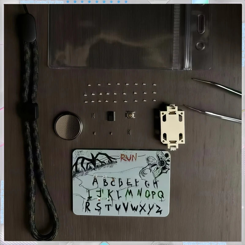 Luminária de cartão Stranger Things.