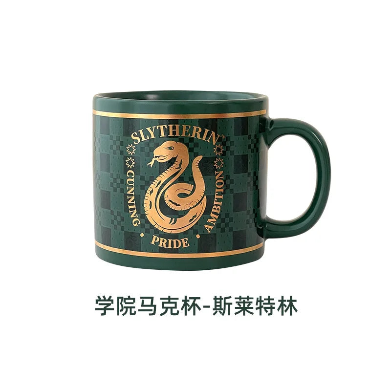 Caneca de Cerâmica Casas de Harry Potter .