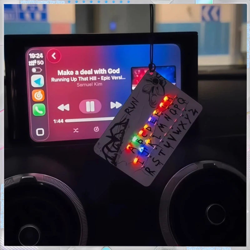 Luminária de cartão Stranger Things.